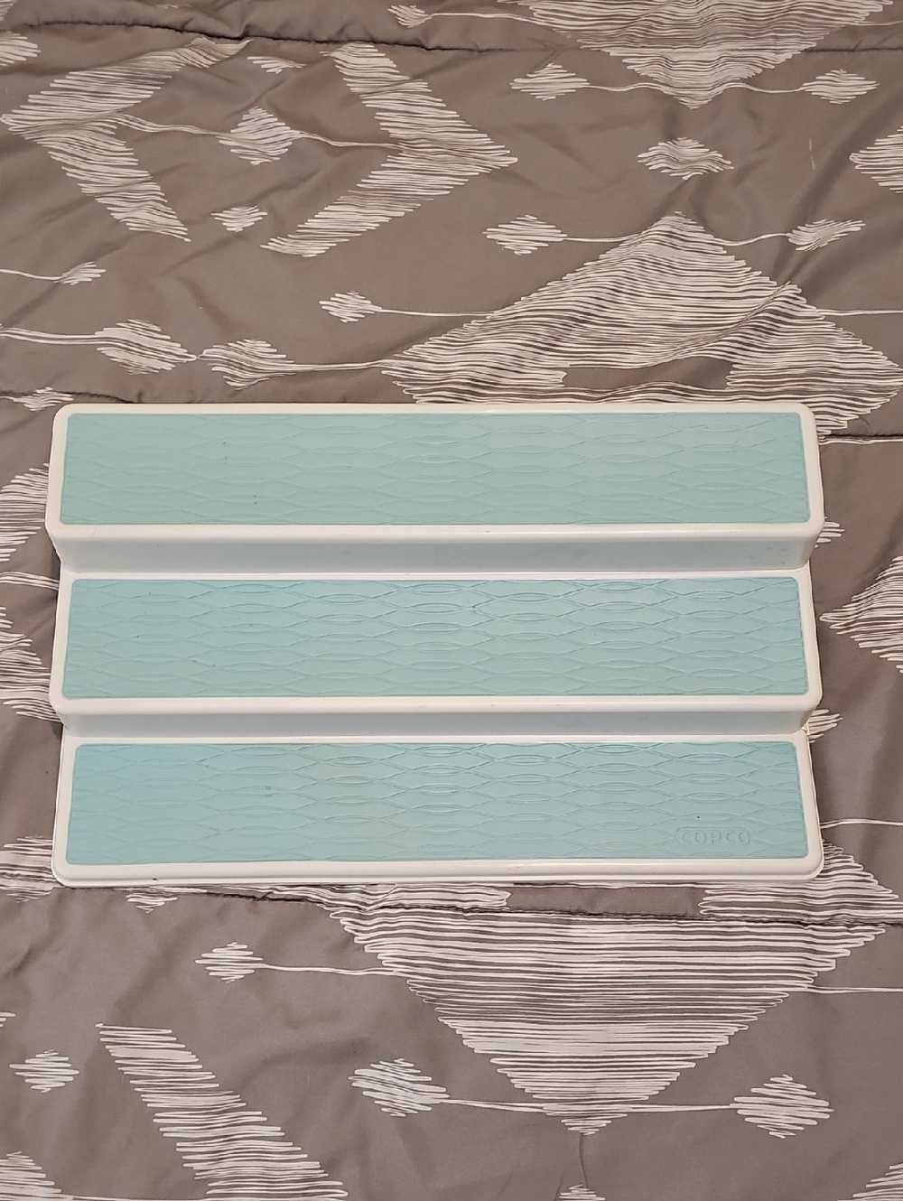 Aqua Silicone 3-Tier Non-Slip Step Organizer